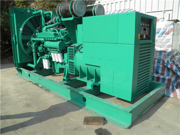 荔城出租发电机 发电机组厂家：柴油发电机组的控制屏的作用是什么？